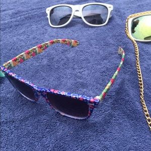 4 stylish pairs of sunglasses